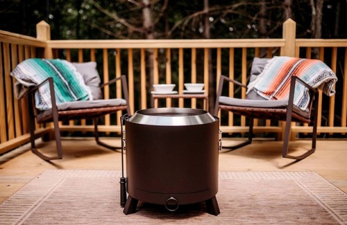 Robbins House | Cozy Modern A-Frame with Private Access Trail to Black Creek in Robbins, Tennessee