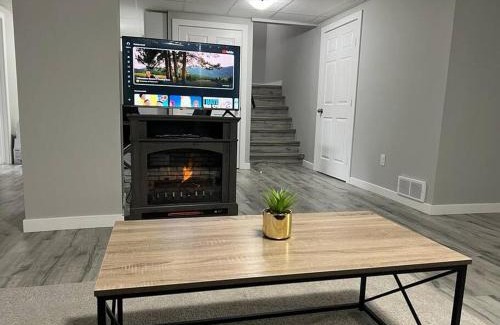 Fort Gary House | Cozy Modern and Lavish 2 Bedroom Basement Suite