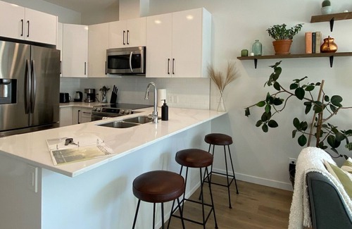 Kamloops Apartment | Cozy Modern Apartment - Near City Centre