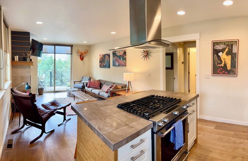 West Hills Apartment | Cozy Modern Apartment Close To Town; Walk Everywhere
