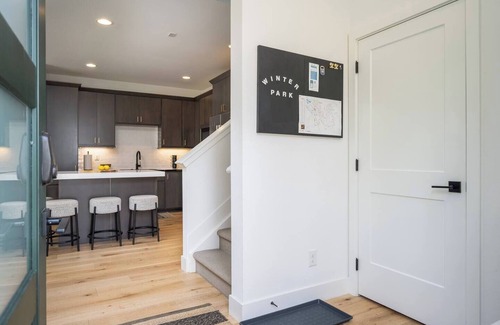 Rendezvous House | Cozy Modern Cabin w/Hot Tub - Minutes to Ski Area