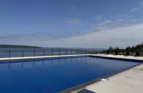 Manitoulin District Cabin | Cozy modern cottage overlooking the North Channel on Manitoulin Island.