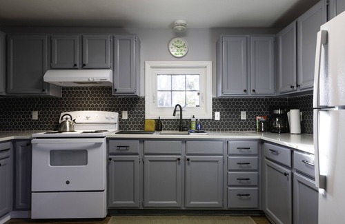 Northwest Harwinton Apartment | Cozy Modern Farmhouse Private 2 Bdrm Apartment