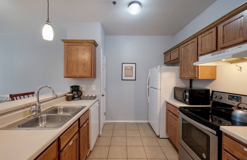 Medical Center District Apartment | Cozy & Modern | Fast WiFi | 4-min to Medical Center | 2BR & 2BA