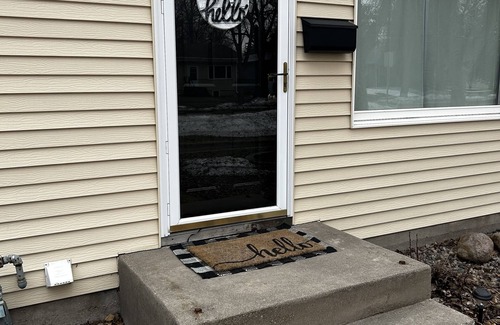 Grand Forks House | Cozy/Modern Home close to pool/park, quick Uber to downtown or the Univeristy