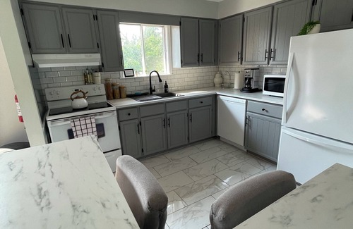 Orillia House | Cozy, Modern Home Close to Public Beach and Downtown Orillia