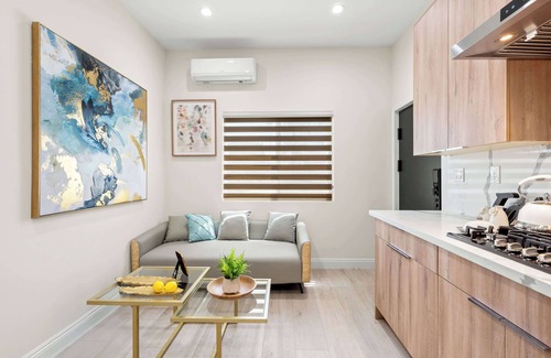 Mount Wilson House | Cozy Modern Home w Full Kitchen & Parking