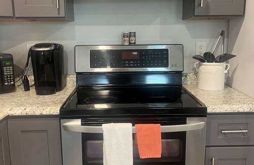 Northwest Pensacola House | Cozy modern house near interstate, amusement parks, hospital, 20 min from beach