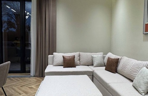 Tashkent Condo | Cozy Modern Infinity Apartment delightful Central Tashkent with WIFI, AC, Luxury