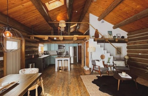 Alpine Acres Cabin | Cozy, Modern Log Cabin Getaway ~ 20 Min to Winter Park