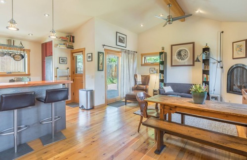 Ridgway House | Cozy Modern Mountain Getaway - Private Yard - Pet Friendly!