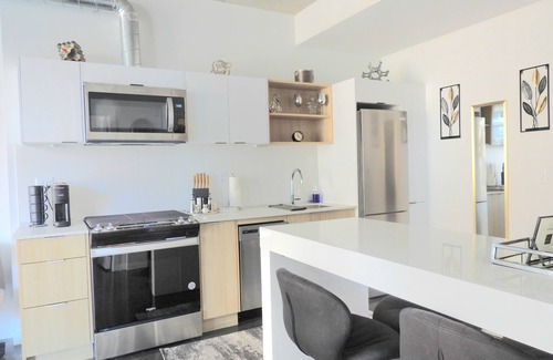 Connaught Apartment | Cozy modern nest