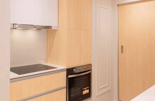 South Cembo Condo | Cozy, Modern & Newly Renovated/Interiored 2BR+, 2.5 BA w/Parking at Uptown BGC