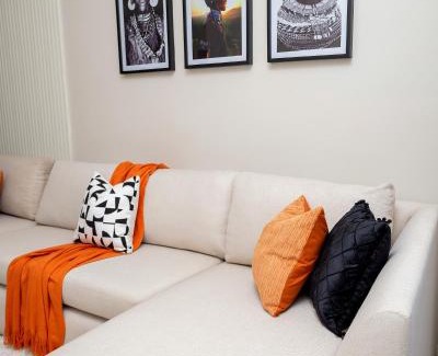 Thompson Estate Apartment | Cozy Modern One BedrooApt Balcony