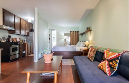 Whittier Condo | Cozy, modern Pearl St. condo. Ideal location!