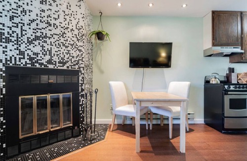 Whittier Condo | Cozy, modern Pearl St. condo. Ideal location!