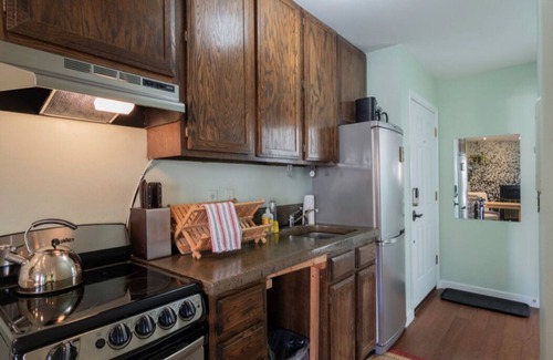Whittier Condo | Cozy, modern Pearl St. condo. Ideal location!