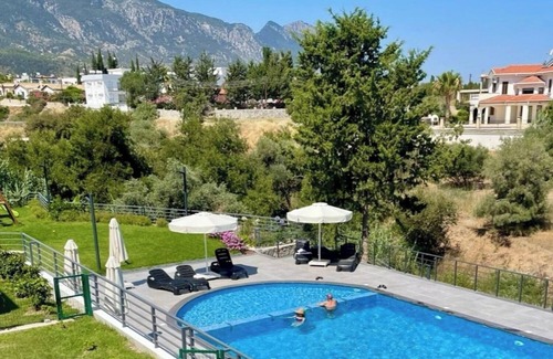 Karavas Condo | Cozy modern place 2 Beds in Girne+greenside View
