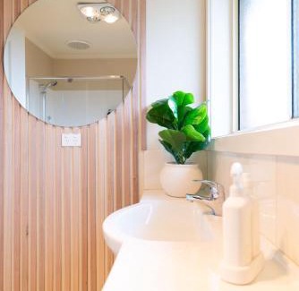 Youngtown Apartment | Cozy Modern Private Stay in Launceston