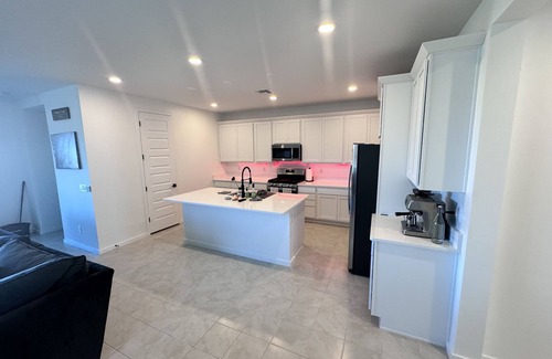 Buckeye House | Cozy & Modern single family 4 bedroom , 3 bathroom house with 2,070 square feet.