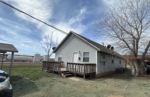 Sayre Apartment | Cozy modern small town apartment pet and child friendly large parking