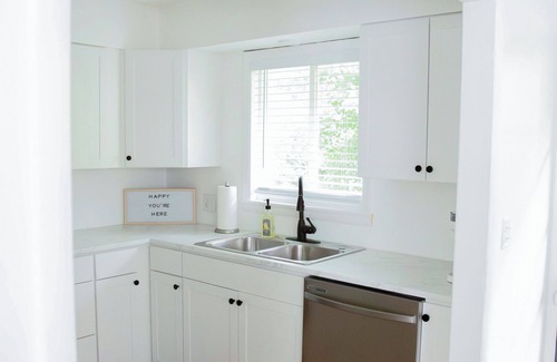 Southeast Springfield House | Cozy Modern Stay in South SGF