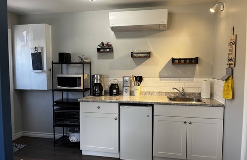 Kingston Apartment | Cozy modern studio