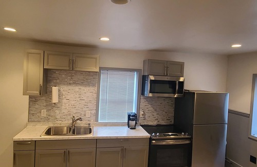 Glasco Apartment | Cozy Modern Studio Apt in Glasco