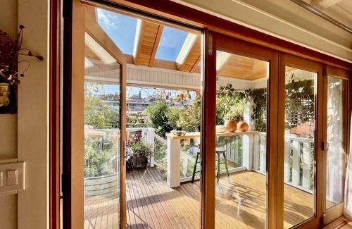 Grandview-Woodland House | Cozy modernized heritage house in one of Vancouver's best neighbourhoods.