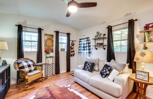 Montgomery House | Cozy Montgomery Cottage with Porch, Near Lake Conroe