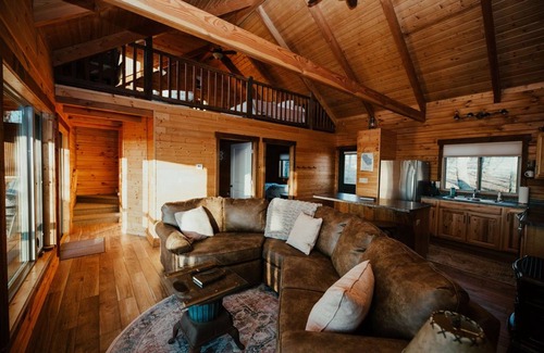 Mindoro Cabin | Cozy Moss Hill Cabin @ Highest Elevation in CTY