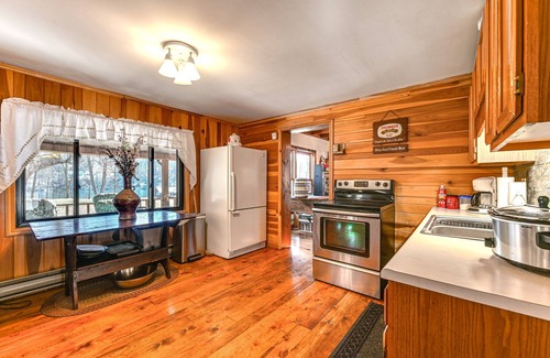Mount Union Cabin | Cozy Mount Union Cabin w/Fire Pit & River Access