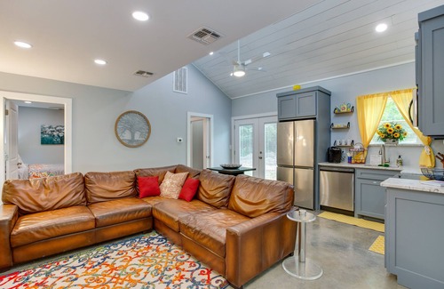 Mount Vernon Cabin | Cozy Mount Vernon Cabin Rental Near Fishing Lakes!