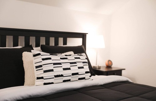 Nellysford House | Cozy Mountain Retreat * Dog Friendly