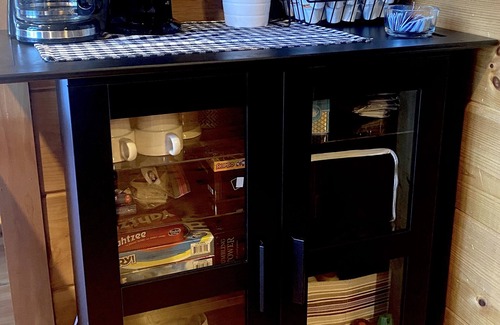 Butler Cabin | Cozy mountain adventure for all-family, friends and furry pups!