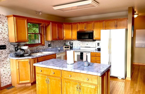 Great Cacapon Cabin | Cozy Mountain Cabin with Breathtaking Views