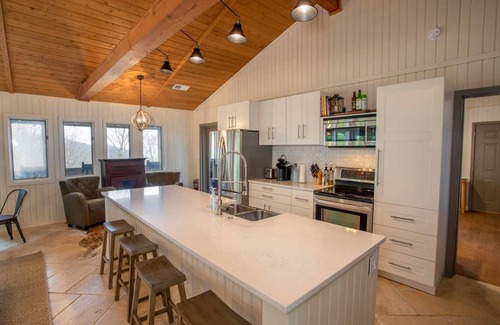 Seven Devils House | Cozy mountain cabin close to ski resorts, hiking trails and fishing.