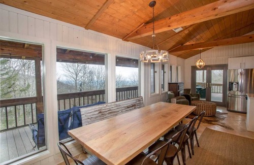 Seven Devils House | Cozy mountain cabin close to ski resorts, hiking trails and fishing.