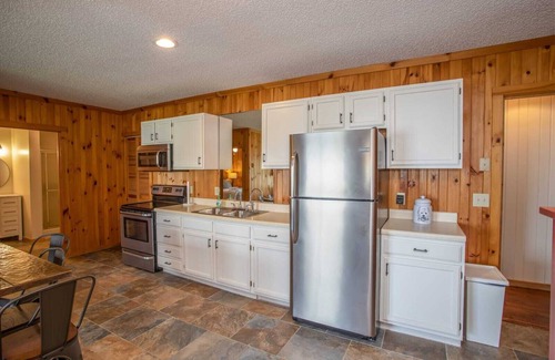 Seven Devils House | Cozy mountain cabin close to ski resorts, hiking trails and fishing.