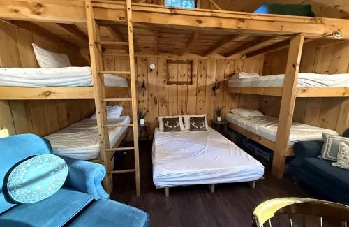 East Arlington House | Cozy Mountain Cabin in Sunderland, VT