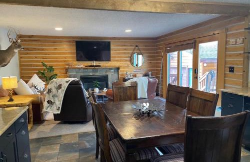 Alma House | Cozy Mountain Cabin W Hot Tub Breathtaking Views
