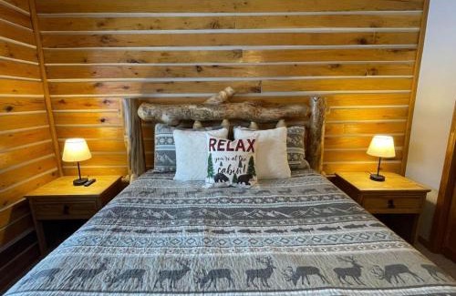 Alma House | Cozy Mountain Cabin W Hot Tub Breathtaking Views