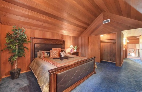 Nevada City Ski Chalet | Cozy mountain chalet surrounded by Tahoe National Forest with a stunning view
