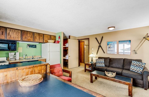 Boise Condo | Cozy mountain condo- ski to lifts, lodge & slopes