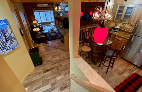 Seven Springs Condo | Cozy Mountain Getaway w/Hot Tub at Seven Springs Resort