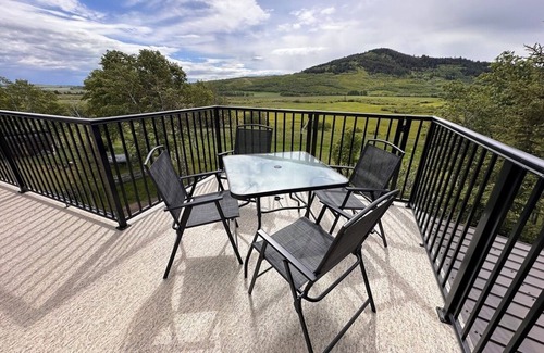 Beaver Mines House | Cozy Mountain home with easy access to all of the Castle region!