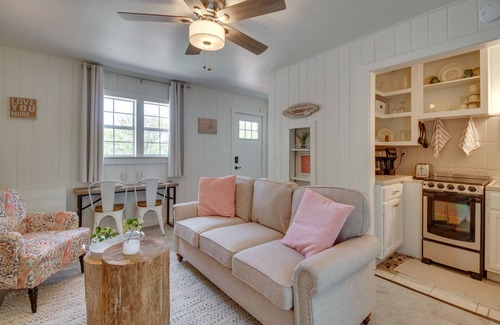 Mountain Home Cottage | Cozy Mountain Home Cottage: Walk to Marina!