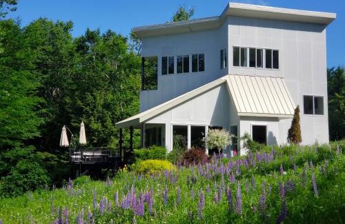 Elka Park House | Cozy Mountain Home in the Catskills - Fall Views & Trails