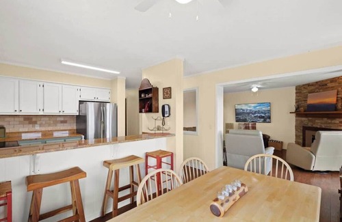 Banner Elk Condo | Cozy Mountain Retreat in Beech Mountain