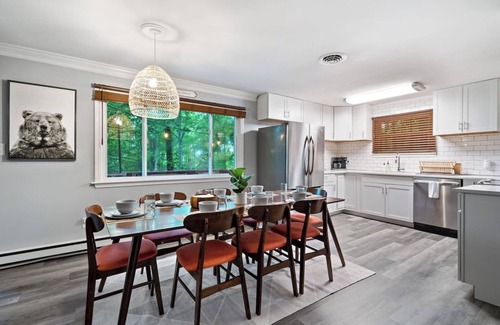 Kabletown Cottage | Cozy Mountain Retreat | Hot Tub & Fire Pit & Dogs